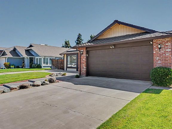 2nd image of 1072 Eleanor Ln
