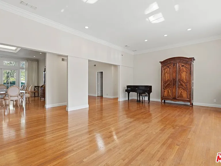 510 Toyopa Dr — Photo 6