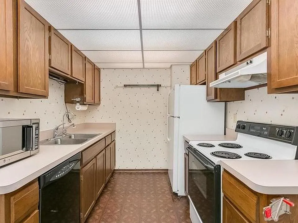 6255 Saint Johns Drive — Photo 3