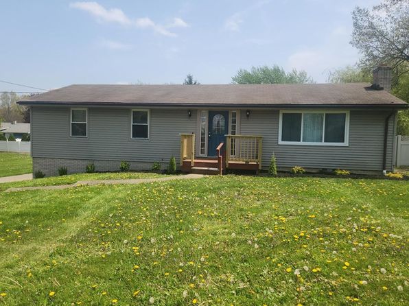 4881 Sampson Dr, Youngstown, OH 44505