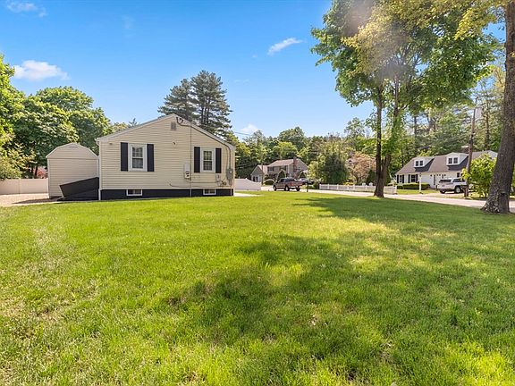 4th image of 8 Woodlawn Dr