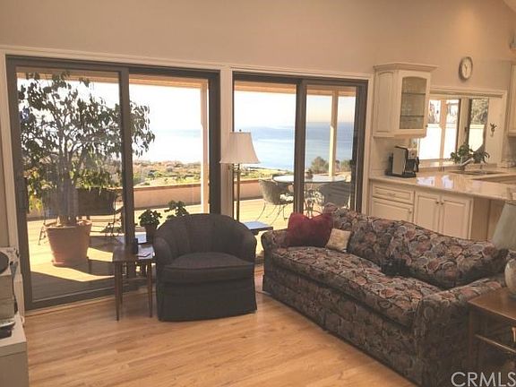 Open Floor Plan & Soaring Ceilings