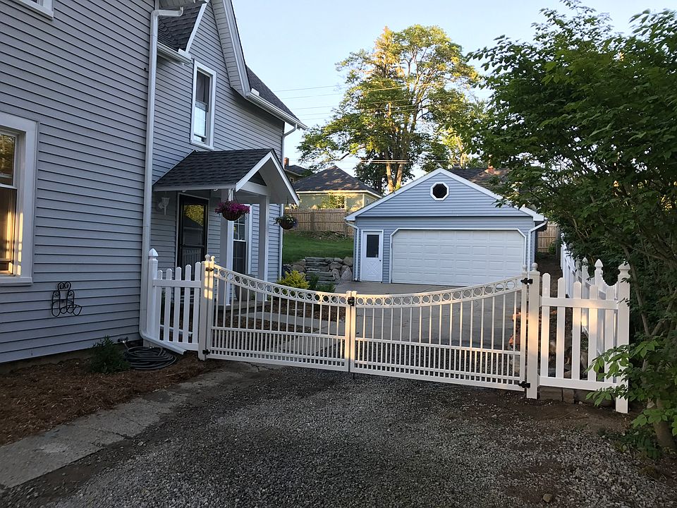 2nd image of 638 N Main St