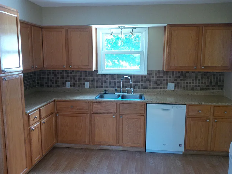 635 Fuller Ave NE — Photo 10