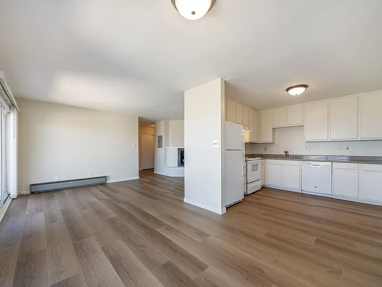 545 Burnett Avenue — Photo 12