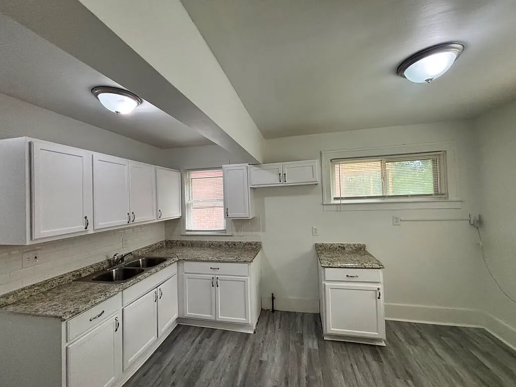 2 bed, $1,100 — Photo 4