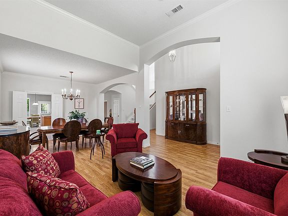 5th image of 4541 Marguerite Ln