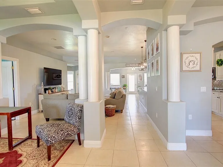 125 Palm Cir — Photo 3