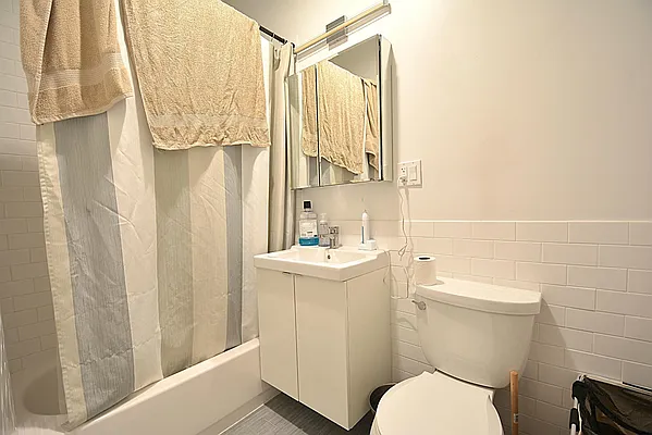 Rented by Keller Williams NYC | media 14