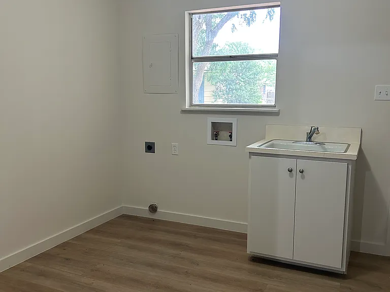 Laundry/Storage room