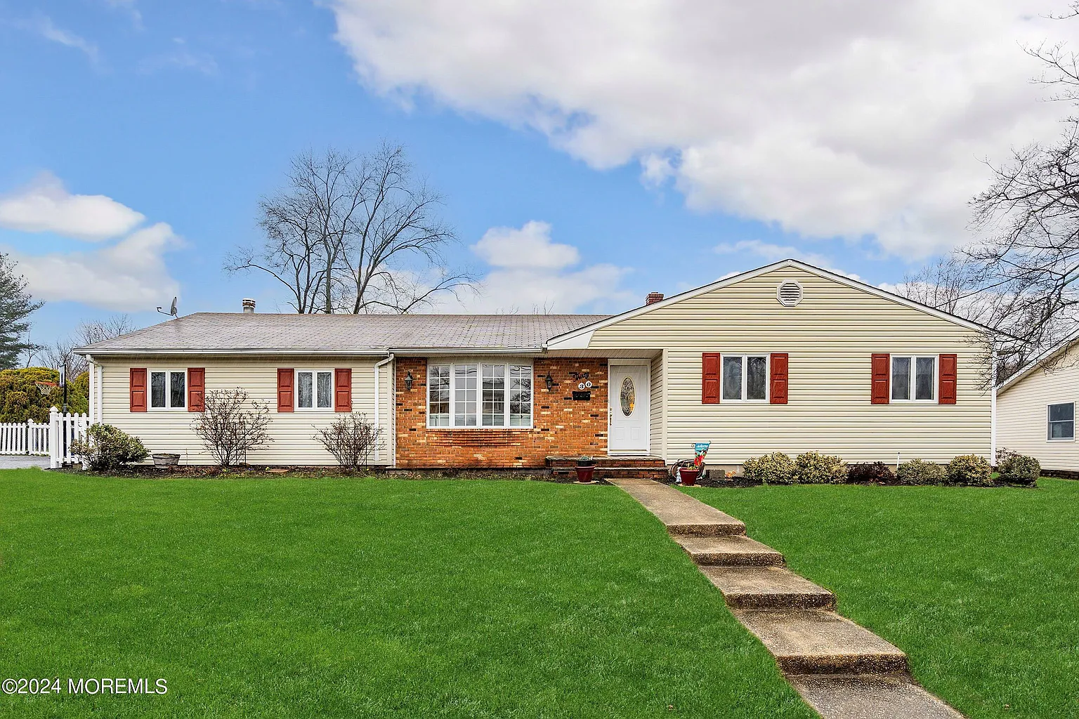 30 Springhill Drive photo 1