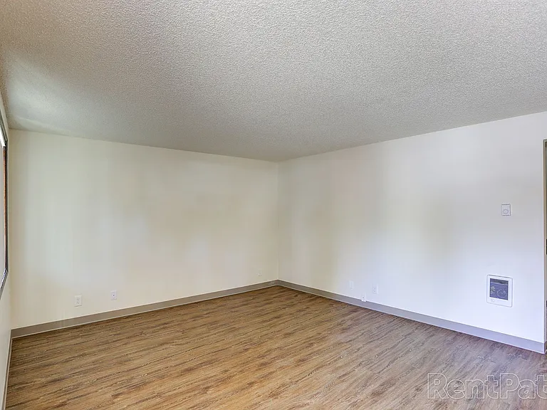 Arrowsmith Apartments — Photo 15