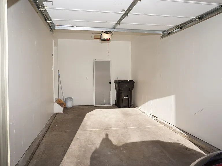 5686 Sunshade Point — Photo 26