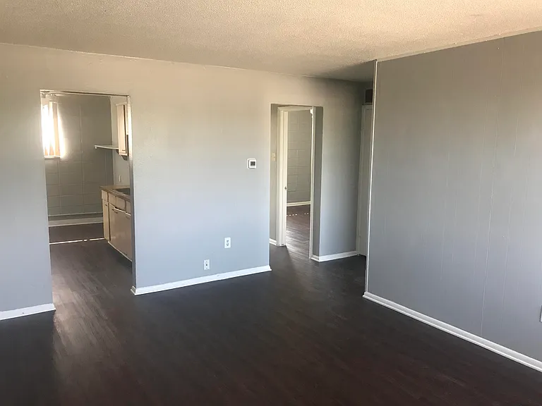 Highland Square Apartments — Photo 17