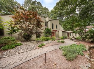14 Glenbrook Dr, Mendham, NJ 07945