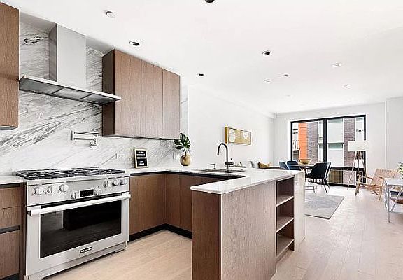 2nd image of 442 E 13th St #4