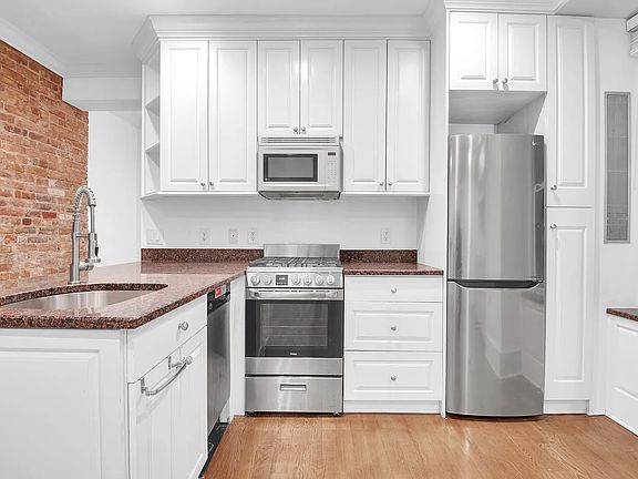 5th image of 25 Charles St APT 1C