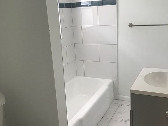 5th image of 610 Palmer St APT 5