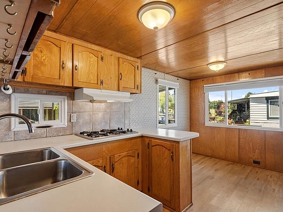 5th image of 208 Aileen Avenue