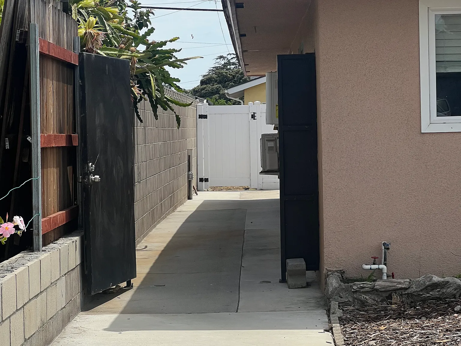 Studio, 350 sqft, $2,395 — Photo 3