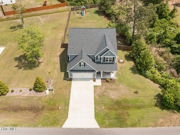 303 Red Cedar Dr — Photo 36