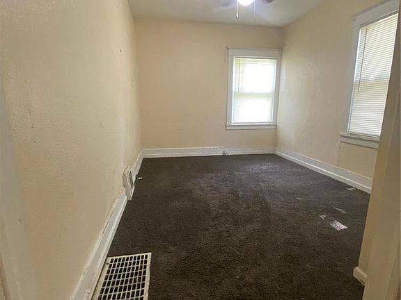 5th image of 411 Saint Louis Pl