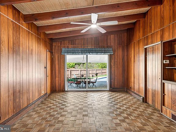 5th image of 2615 Dogwood Ln