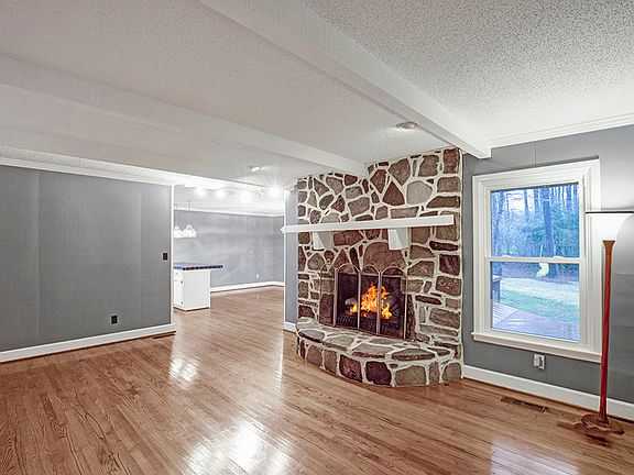 2nd image of 1466 Lantana Dr