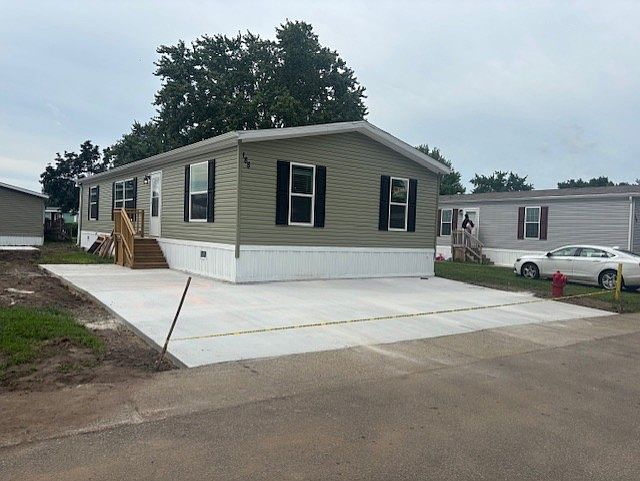 1st image of 188 Debaar Dr SE #101