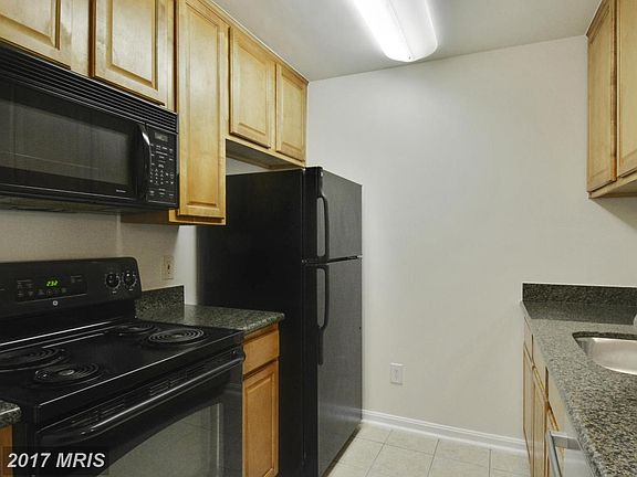 3rd image of 3176 Summit Square Dr #4-A5