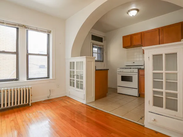 1627 W Lunt Ave, Chicago, IL