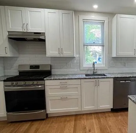 15 Westminster Ave #1 — Photo 1