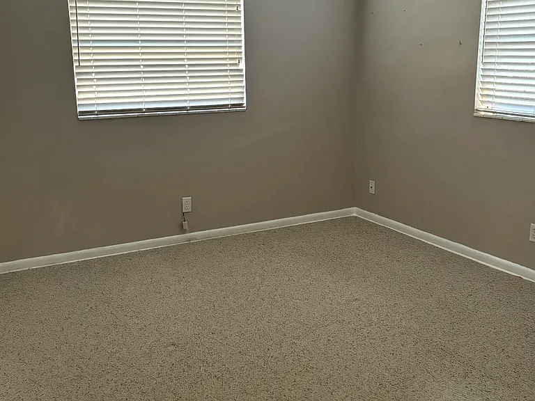 504 N Beverly Ave — Photo 7