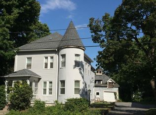 26 Wayne St, Worcester, MA 01603