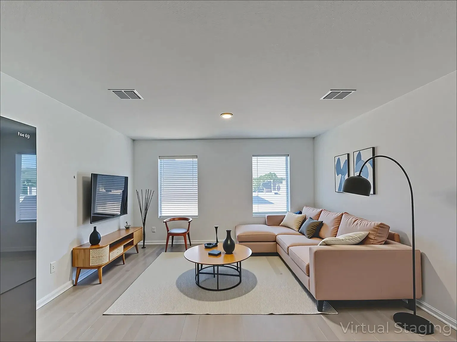 4 bed, 2.0 bath, 1300 sqft, $1,645 — Photo 2