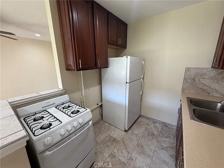 2227 E Westport Dr #2 — Photo 7