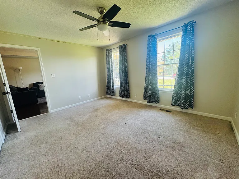 3416 Oak Lawn Dr — Photo 2