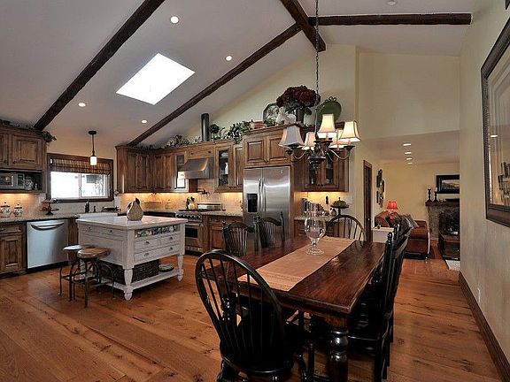 4th image of 4991 Massachusetts Dr