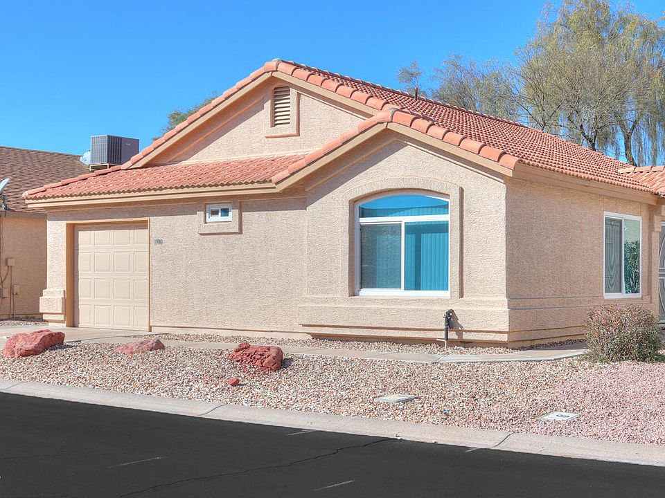1st image of 1900 E WESTCHESTER Drive