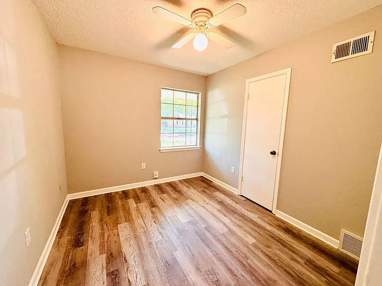 8082 Whitebrook Dr — Photo 8