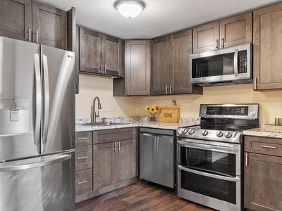 604 Elmwood Drive, Hudson, NH, 03051
