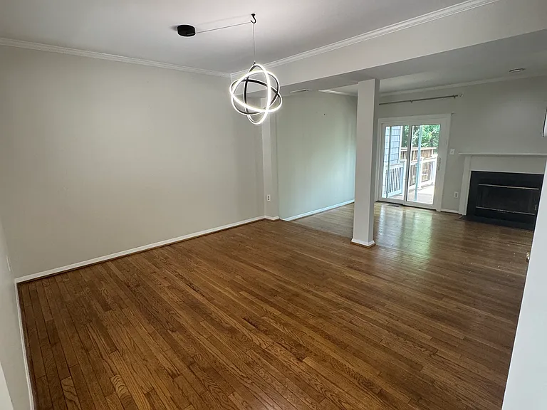 7804 Old Farm Ln — Photo 4