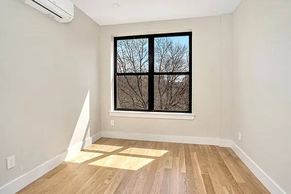 Rented by Bank Neary | media 44