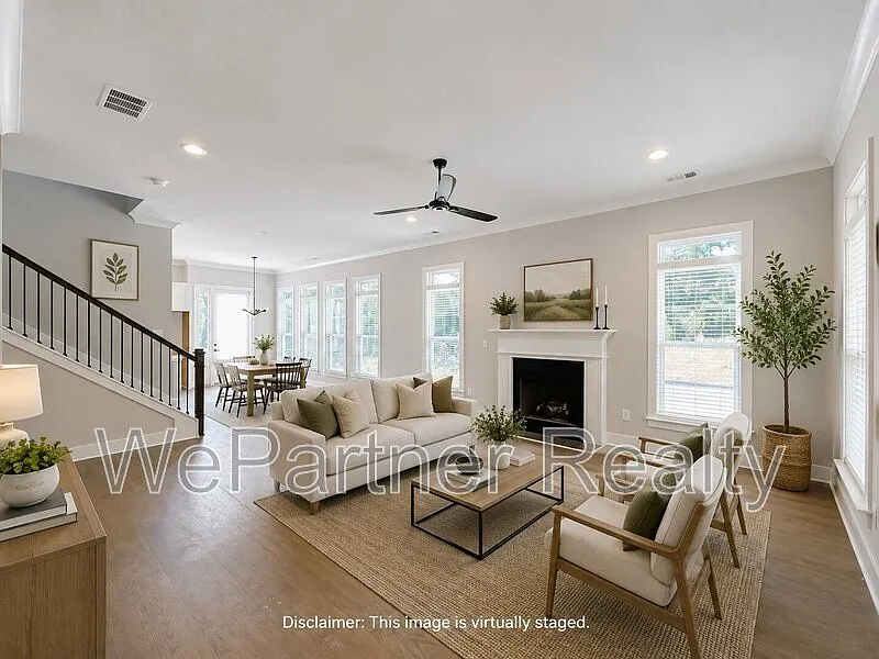 3 bed, 3.5 bath, 1950 sqft, $3,500 — Photo 4