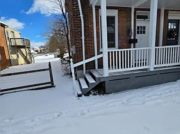 122 S Carlisle St, Greencastle, PA 17225