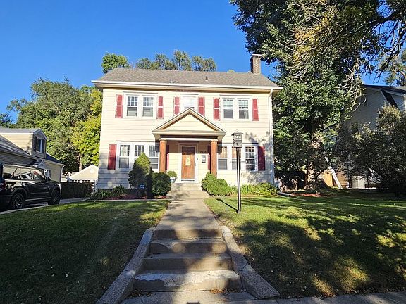 3rd image of 2838 Valley Dr