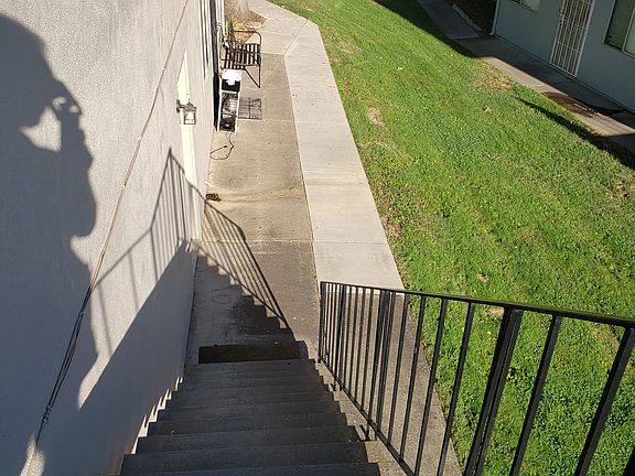 4th image of 4-281 Sharp Cir #4