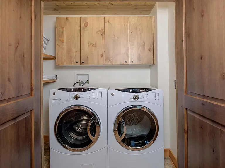 Laundry Room Cabinet