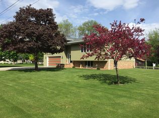 N8875 Gladstone Beach Rd, Fond Du Lac, WI 54937