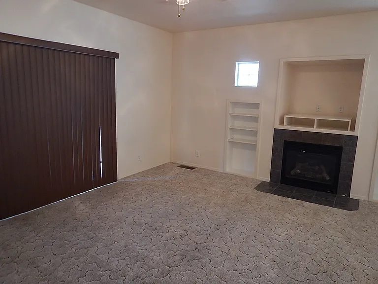 715 NE Fieldstone Ct — Photo 20
